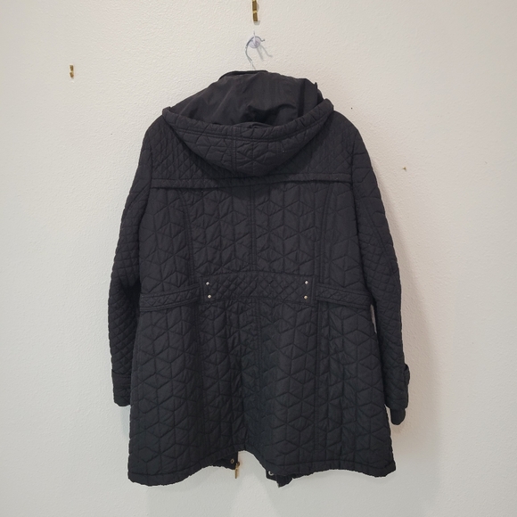 Weatherproof Women's Black Quilted Hooded Puffer Coat with Floral Lining - Picture 4 of 4